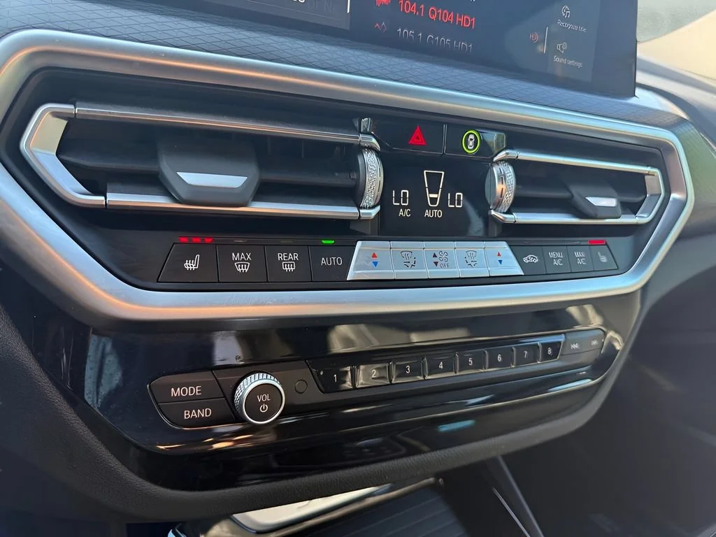 Used 2023  BMW xDrive30i image 40