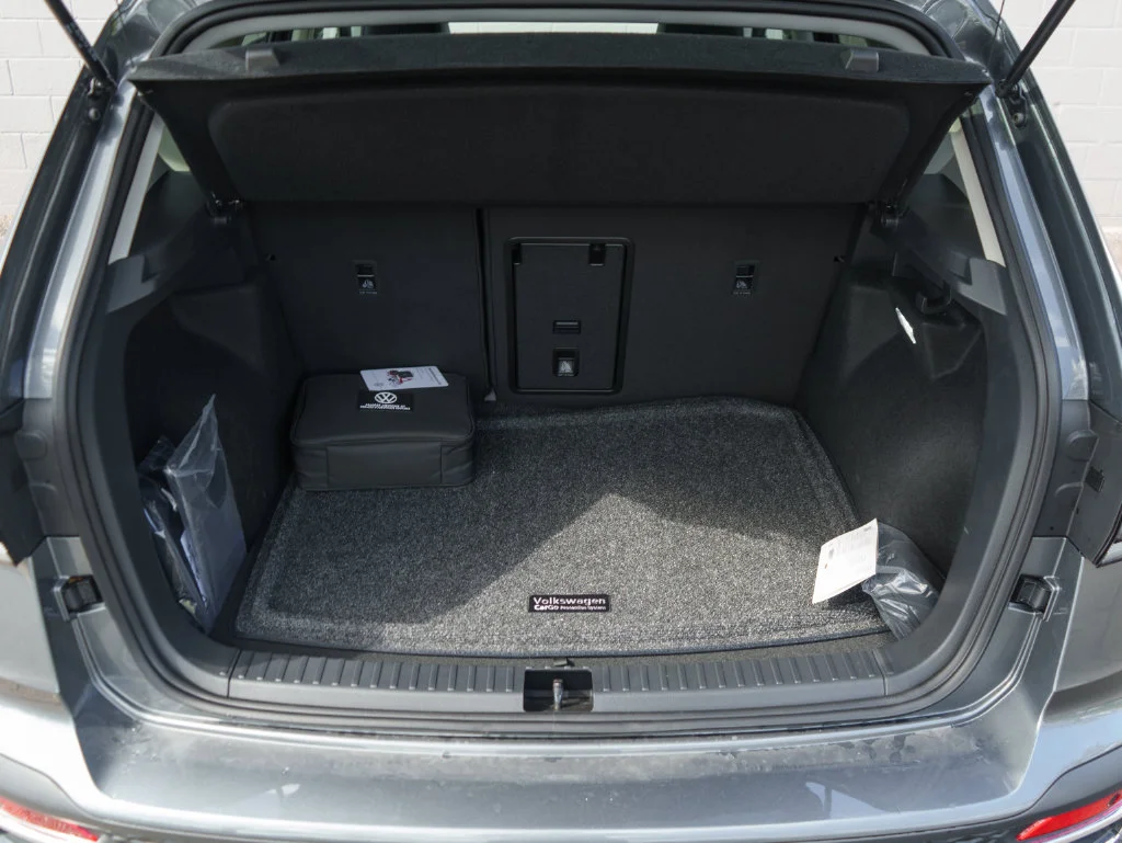 New 2027 Platinum Gray Metallic Volkswagen 1.5T SEL image 6