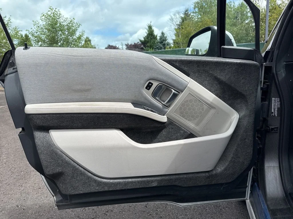 Used 2014 White BMW with Range Extender image 16