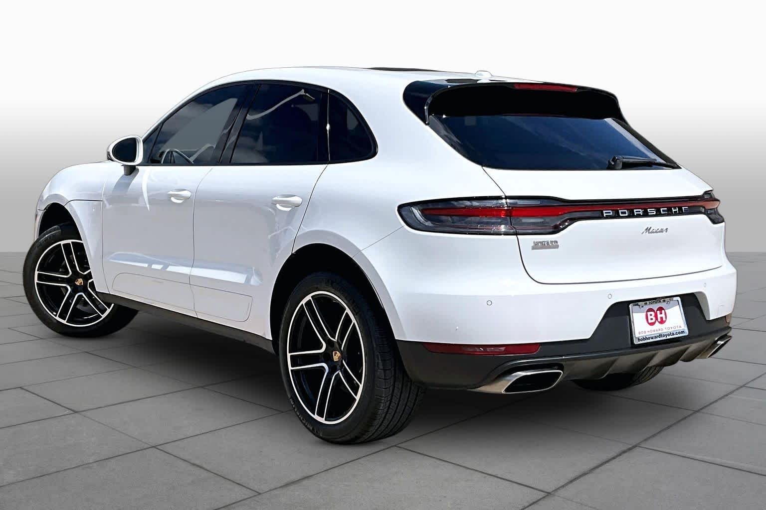 Used 2021 Carrara White Metallic Porsche  image 11