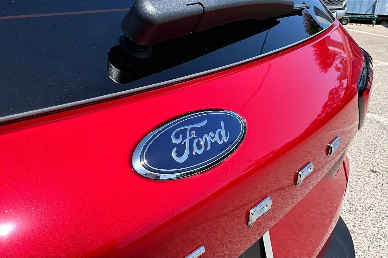 Certified Used 2026 Rapid Red Metallic Tinted Clearcoat Ford Active image 31
