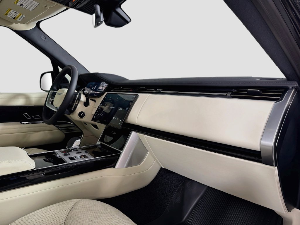 New 2027 Santorini Black Land Rover SE image 30