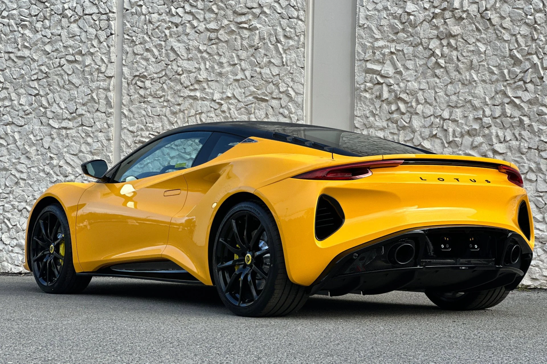 New 2025 HETHEL YELLOW Lotus V6 image 6