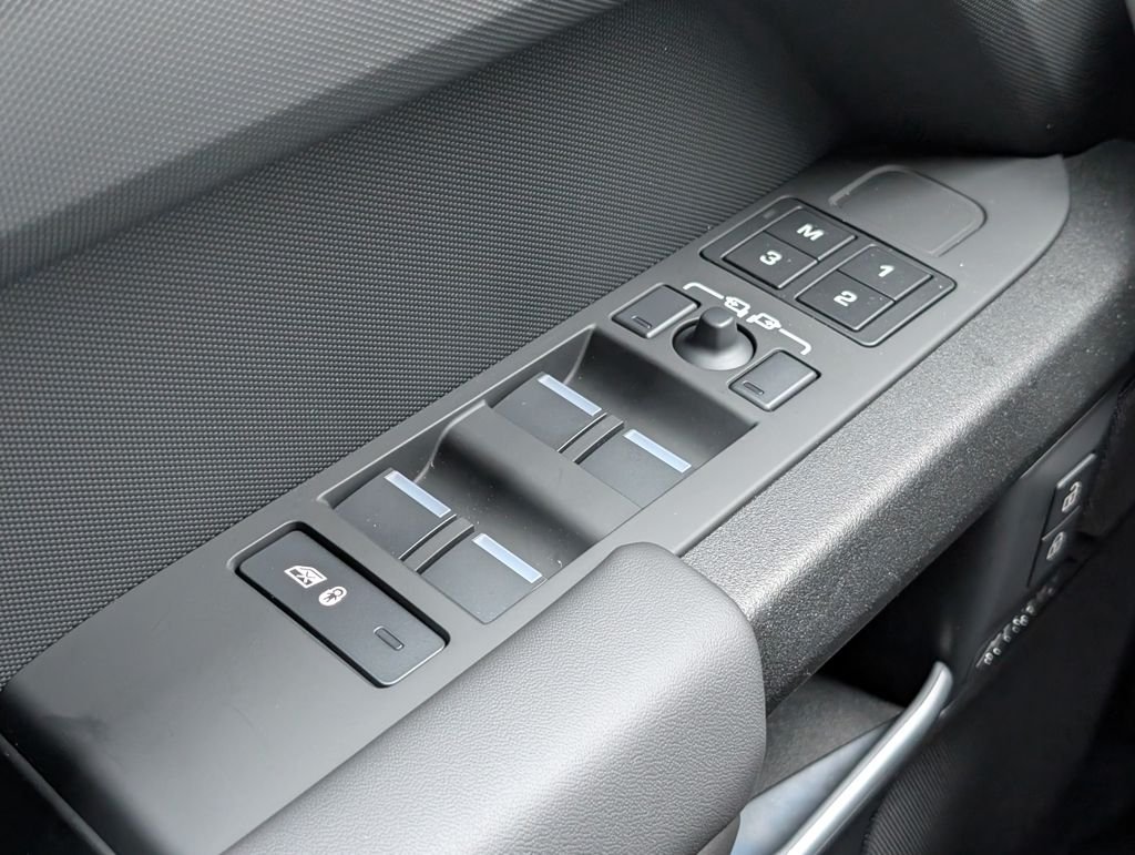 New 2026 Fuji White Land Rover V8 image 26