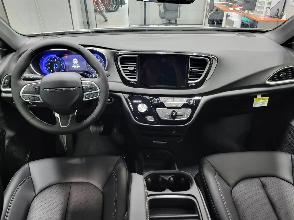 New 2027 White Chrysler LX image 17