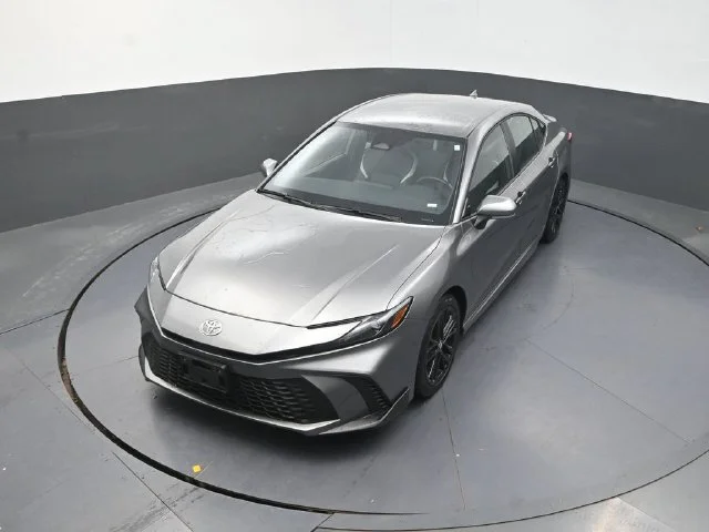Used 2025  Toyota SE image 25