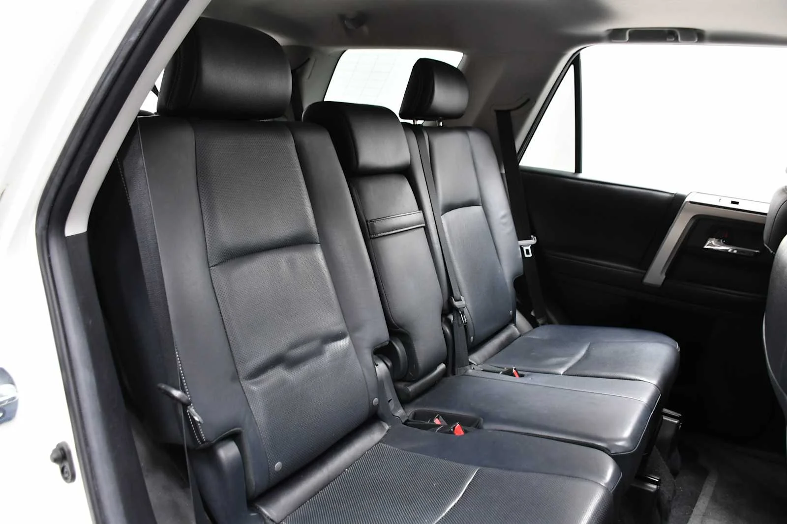 Used 2016 Blizzard Pearl Toyota Limited image 25