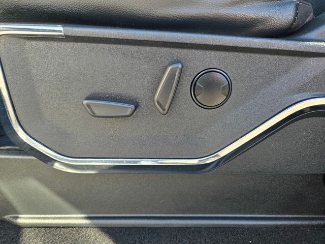 Used 2023 White Ford Lariat image 12