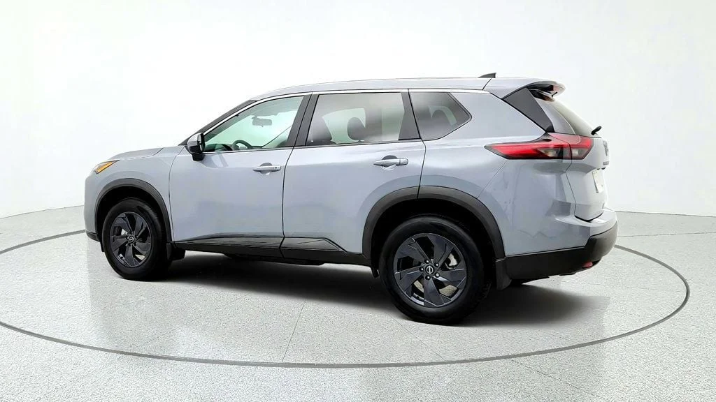 Used 2026 Boulder Gray Pearl Nissan 2026.5 AWD SV image 7