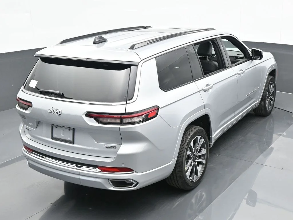 Used 2024 Silver Zynith Jeep Overland image 44