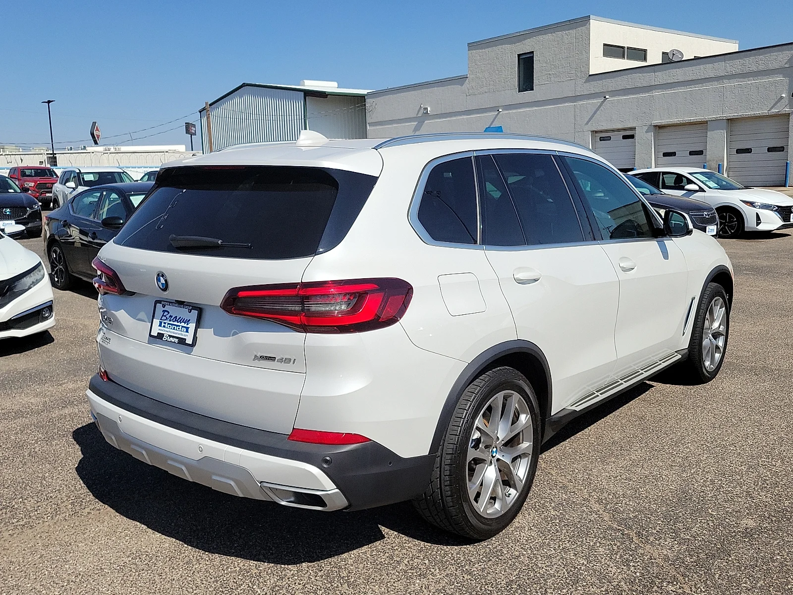 Used 2023 White Metallic BMW xDrive40i image 11