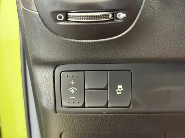 Used 2015 Green Kia Base image 24