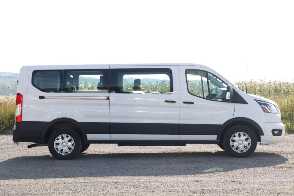 Used 2023 Oxford White Ford XLT image 10