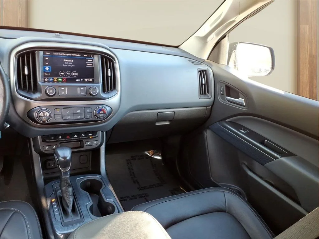 Used 2022 Blue Chevrolet Z71 image 22