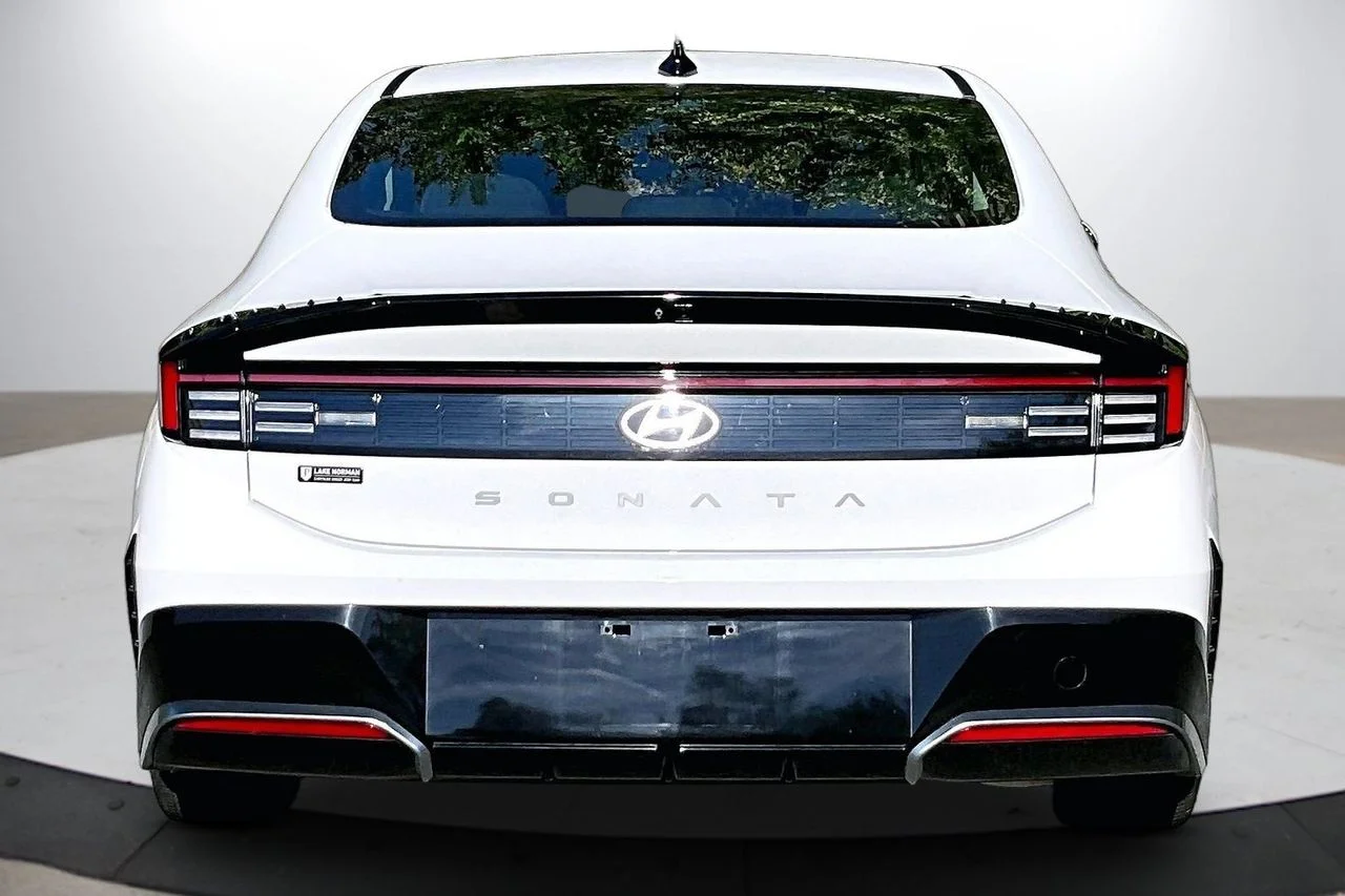 Certified Used 2025 White Hyundai SEL image 8