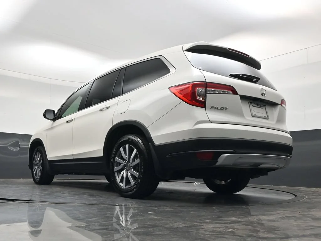 Used 2019 White Diamond Pearl Honda EX-L image 31