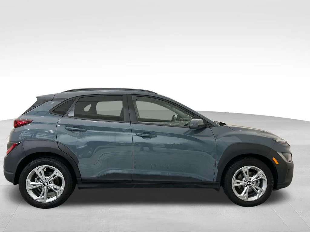 Used 2023 Green Hyundai SEL image 7