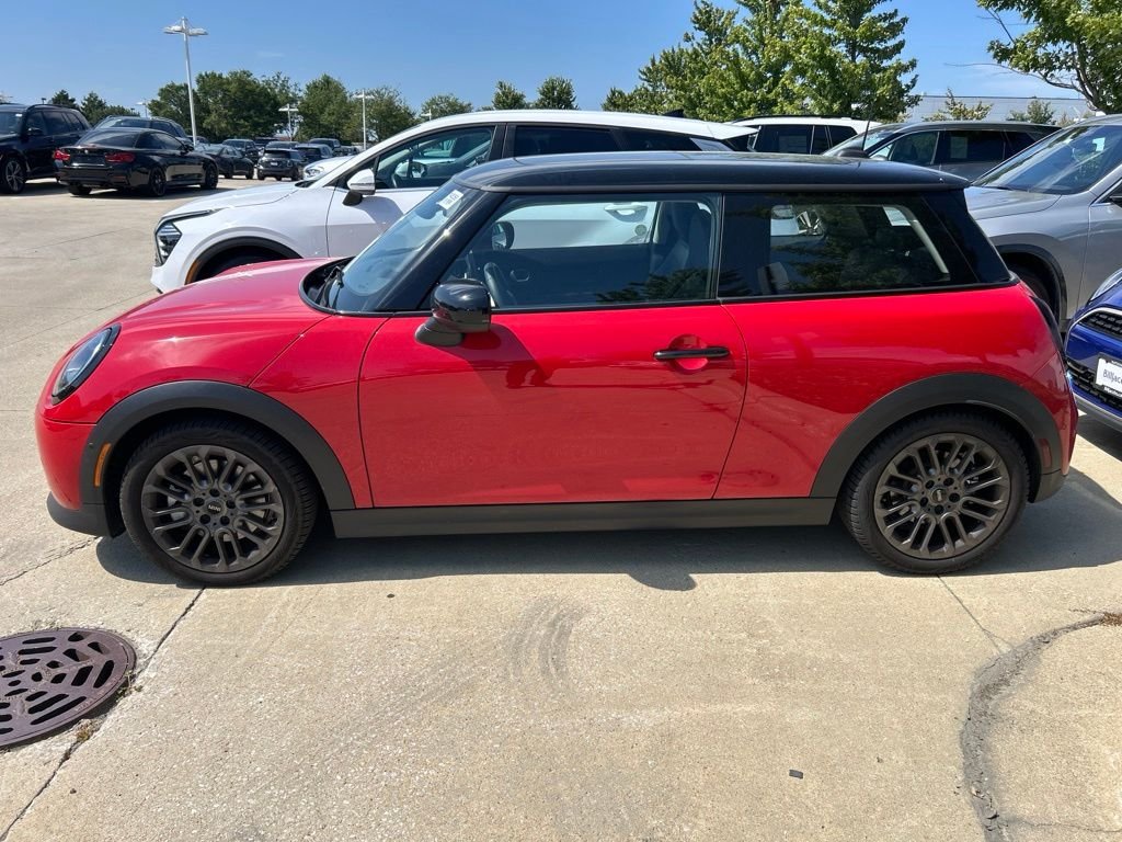 Certified Used 2026 Chili Red MINI Signature Plus image 15