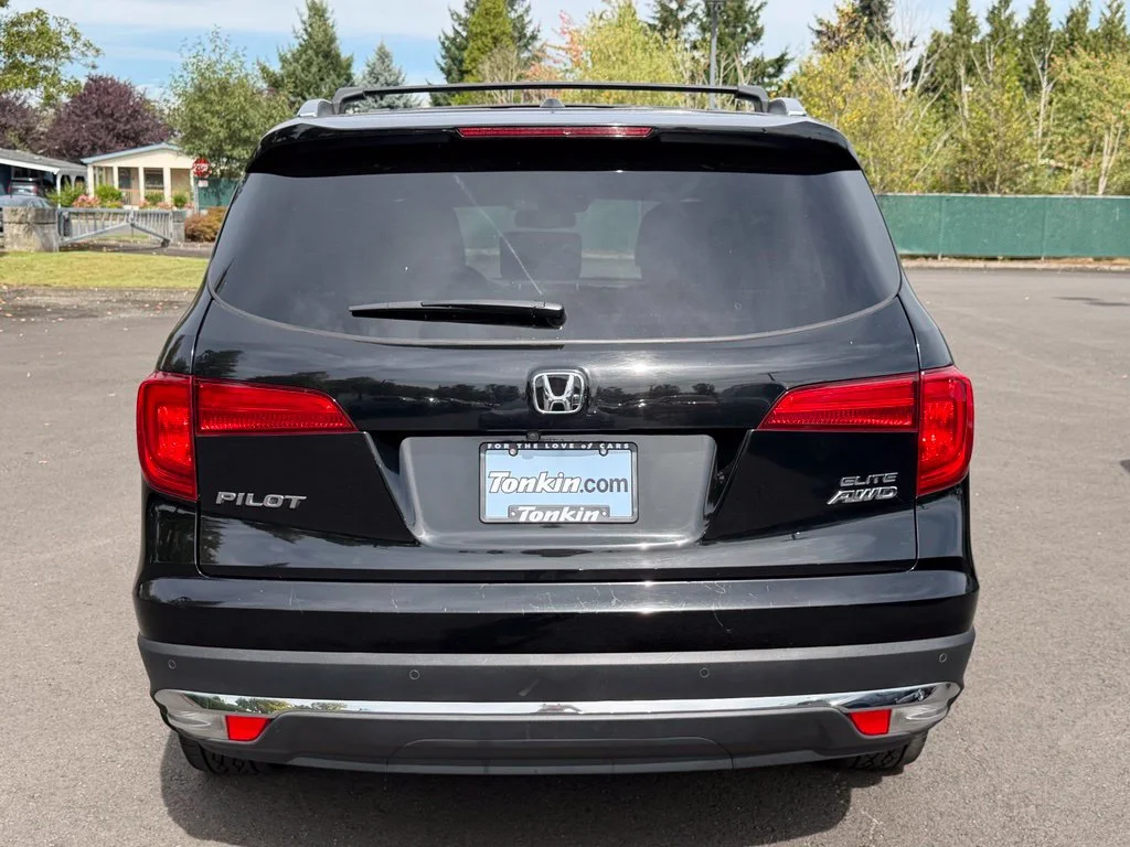 Used 2018 Crystal Black Pearl Honda Elite image 7