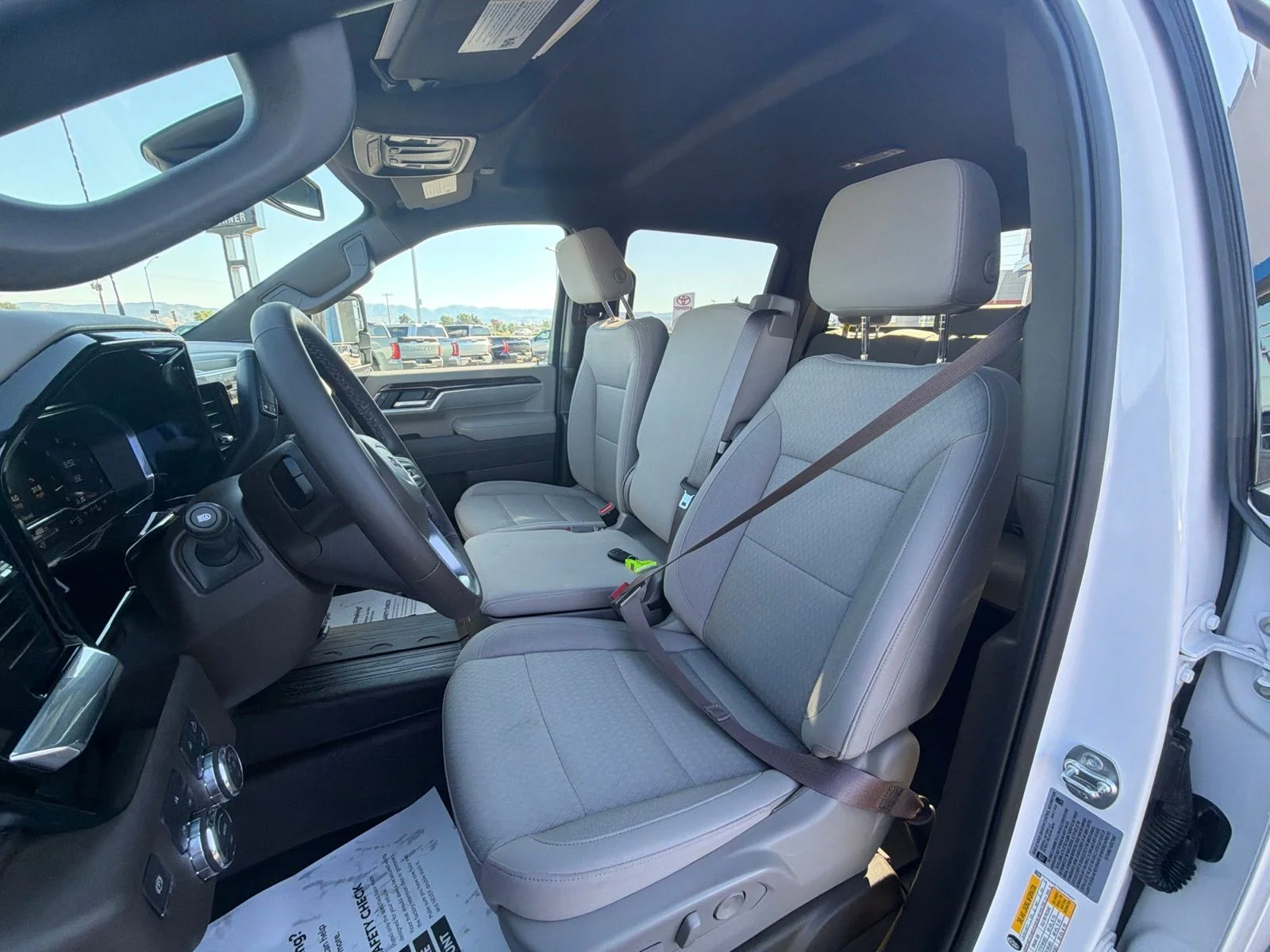 Used 2025 White GMC SLE image 16