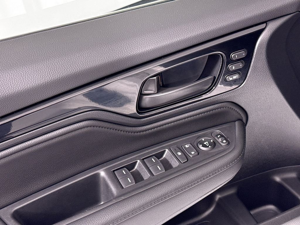 2025 Honda Odyssey Touring - Photo 21
