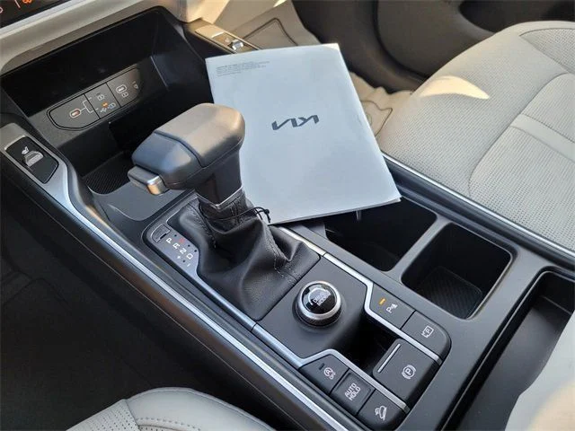 2025 Kia Sorento S - Photo 19