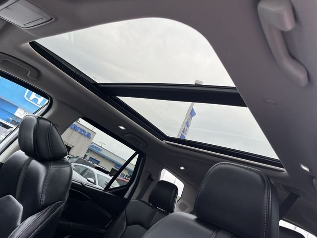 Used 2025  Honda Touring image 18