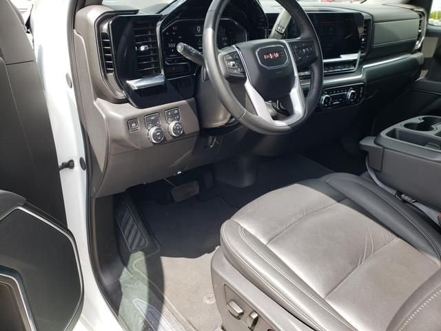 Used 2025 White GMC SLT image 10