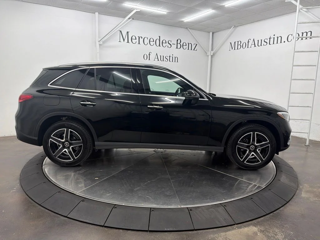 New 2027 Black Mercedes-Benz GLC 300 image 8