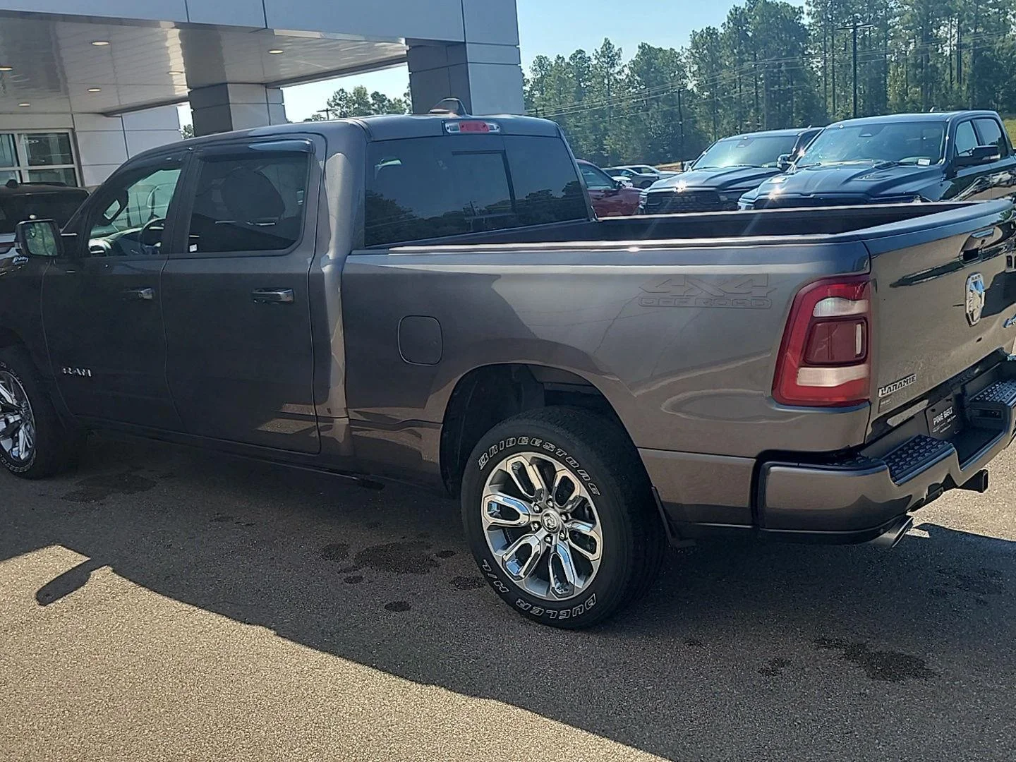 Used 2023 Granite Crystal Metallic Clearcoat Ram Laramie image 19