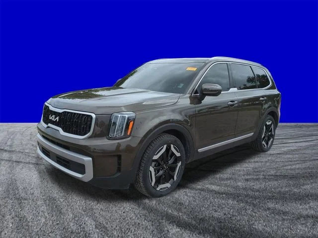 Certified Used 2023 Dark Moss Kia EX image 8