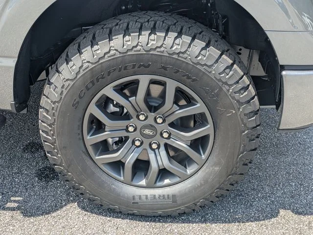 New 2026 Carbonized Gray Metallic Ford Tremor® image 11