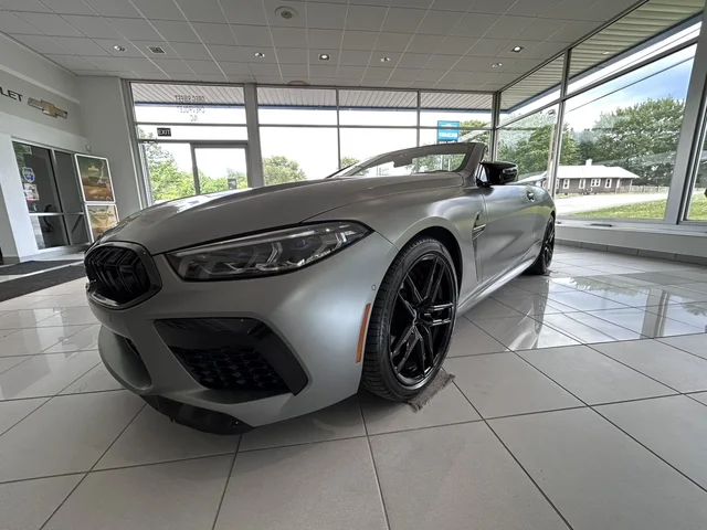2023 BMW M8