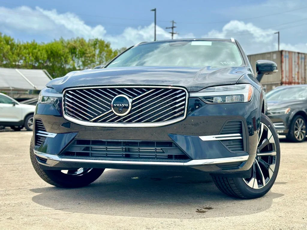 New 2026 Black Volvo T8 Ultra image 1