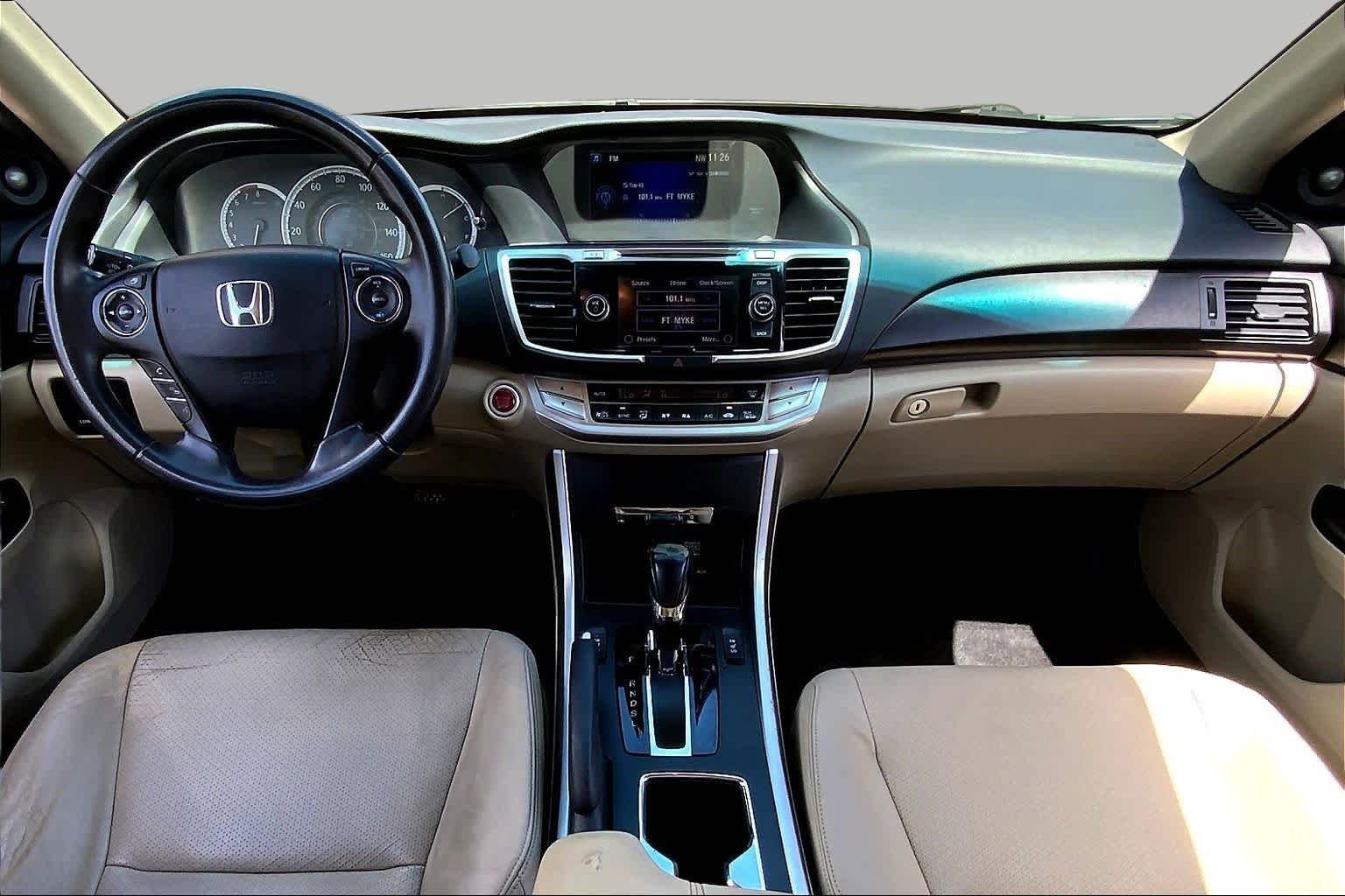 Used 2014 Champagne Frost Pearl Honda EX-L image 16