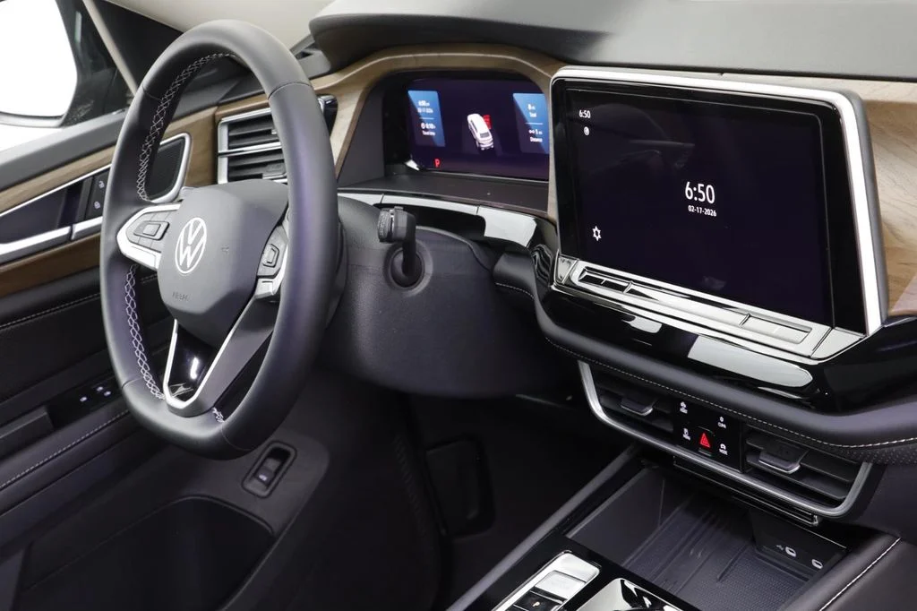 New 2026 Deep Black Volkswagen 2.0T SE w/Technology image 22