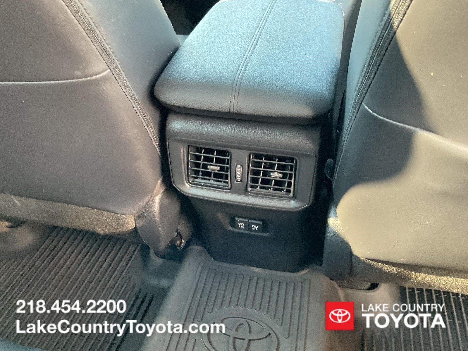 2021 Toyota RAV4 Limited - Photo 18