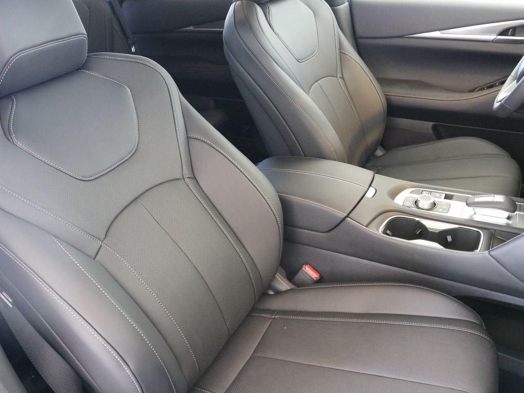 New 2027 DEEP EMERALD INFINITI Luxe AWD image 47