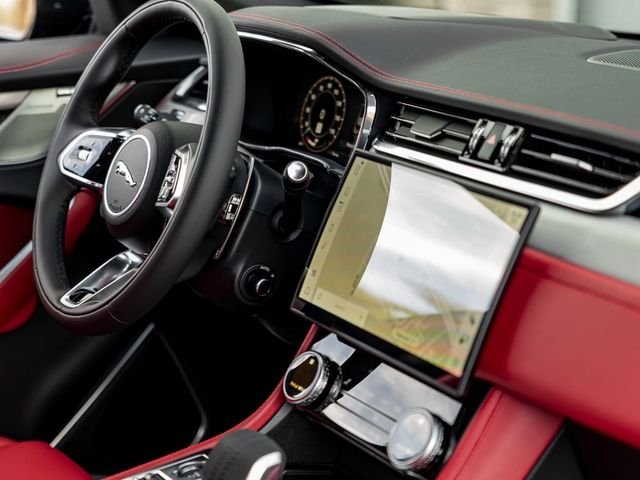 2026 Jaguar F-Pace R-Dynamic S - Photo 30