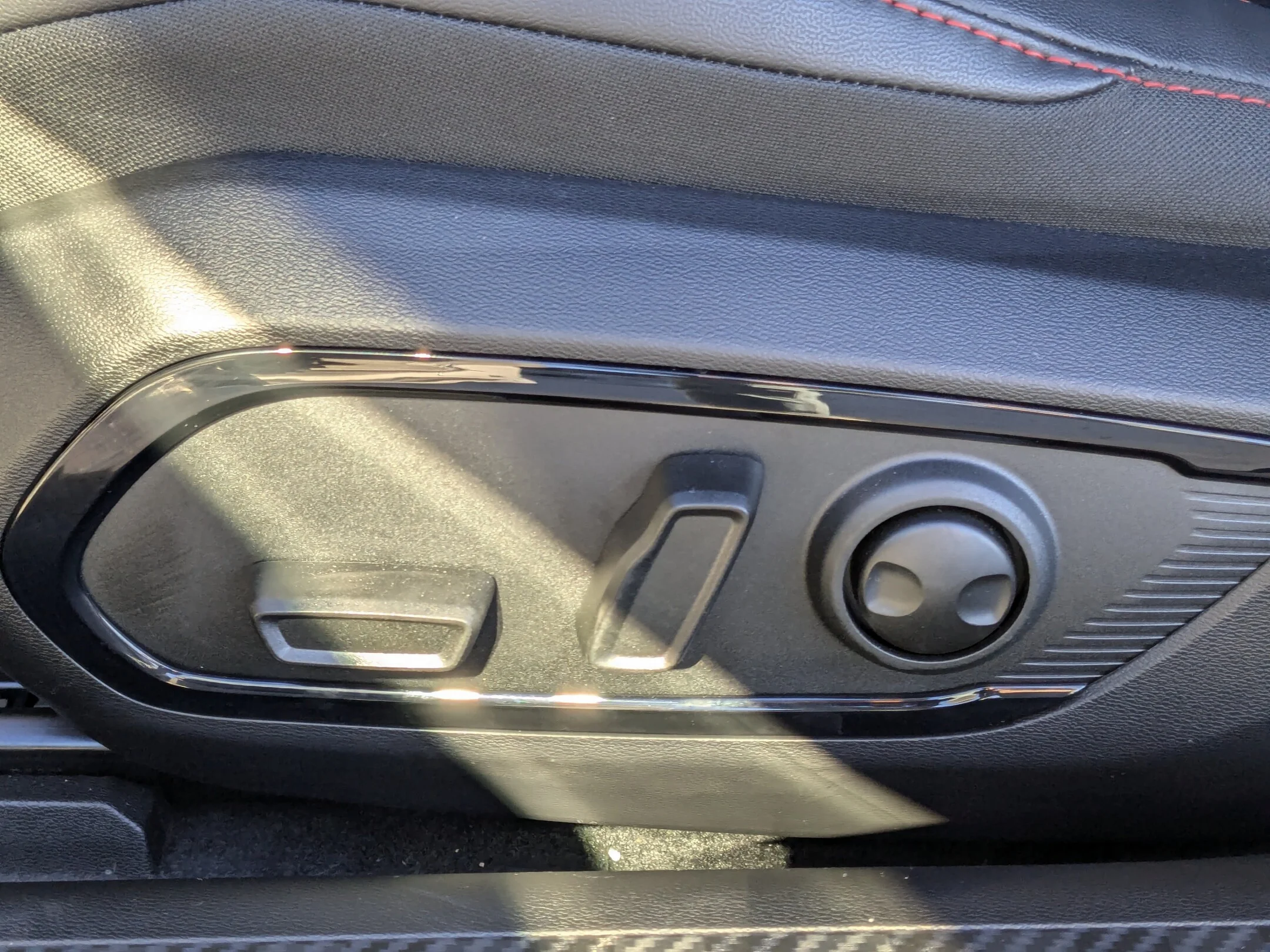 New 2026 triple nickel Dodge Scat Pack Plus - - Blacktop Pkg - Full Glass Roof - Alpine Premium Audio - Head-Up Display & More! image 15