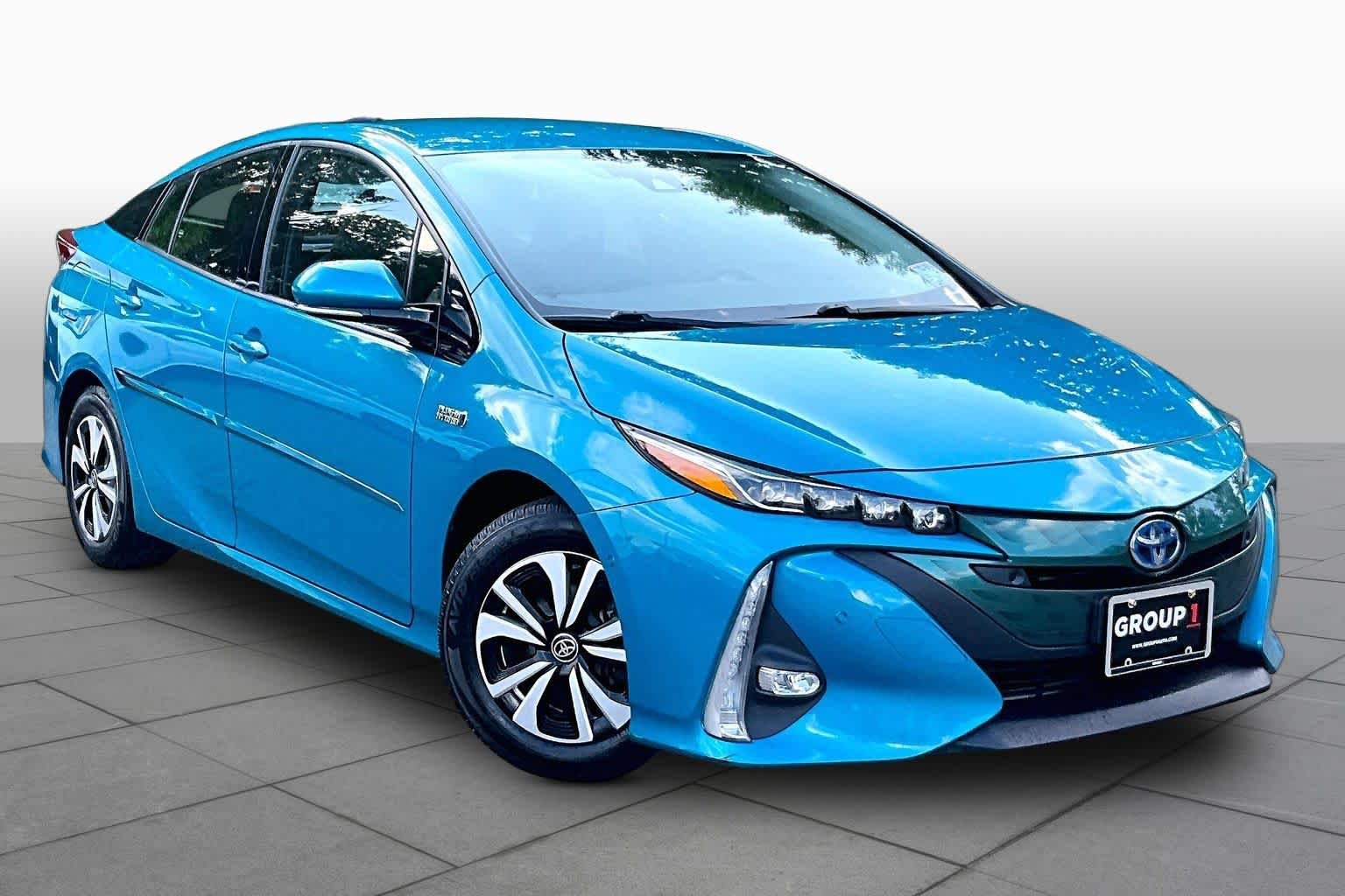 Certified Used 2017 Blue Magnetism Toyota Advanced image 3