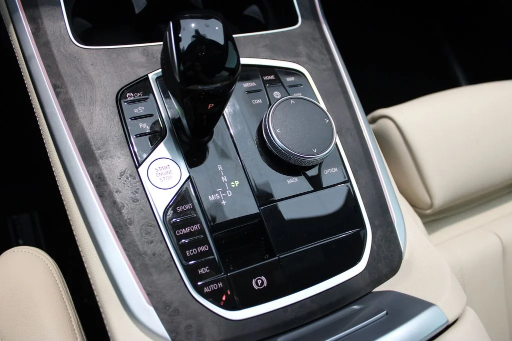 Used 2022 Alpine White BMW xDrive40i image 16