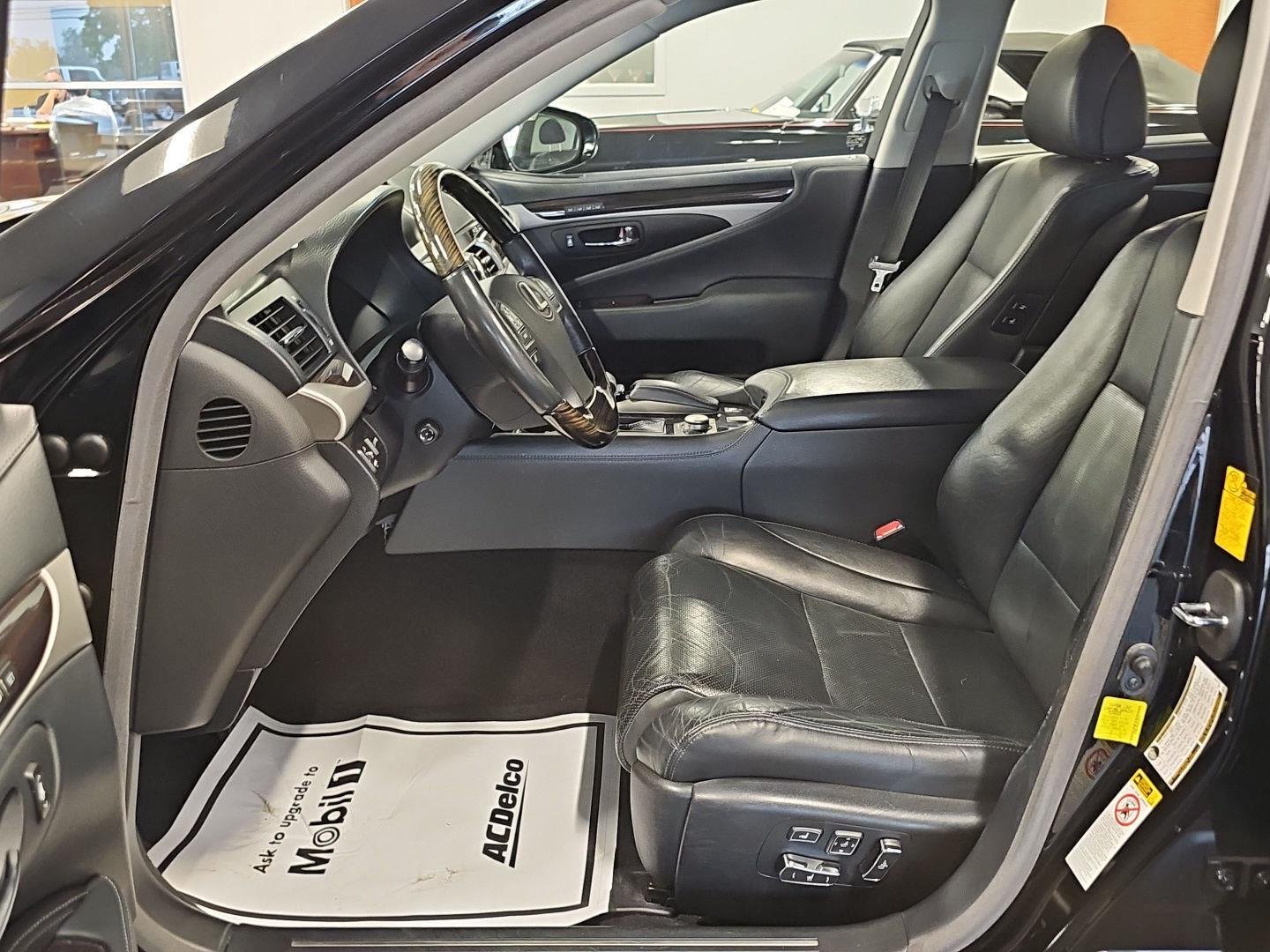 Used 2014 Obsidian Lexus 4DR SDN RWD image 10