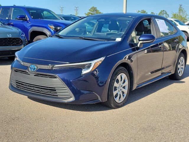 Used 2023 Blueprint Toyota LE image 3