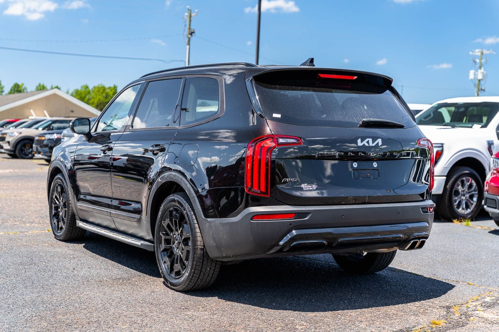 Certified Used 2022 Black Kia EX image 5
