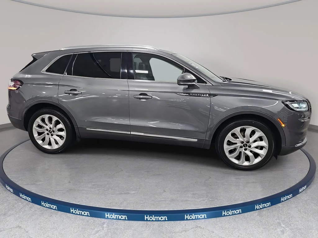 Used 2021 Gray Lincoln Reserve image 5