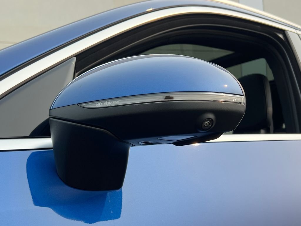 New 2026 Starling Blue Metallic Mercedes-Benz GLC 300 image 31
