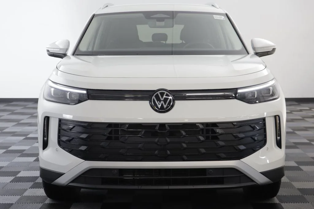 New 2026 Pure White Volkswagen 2.0T SE image 22