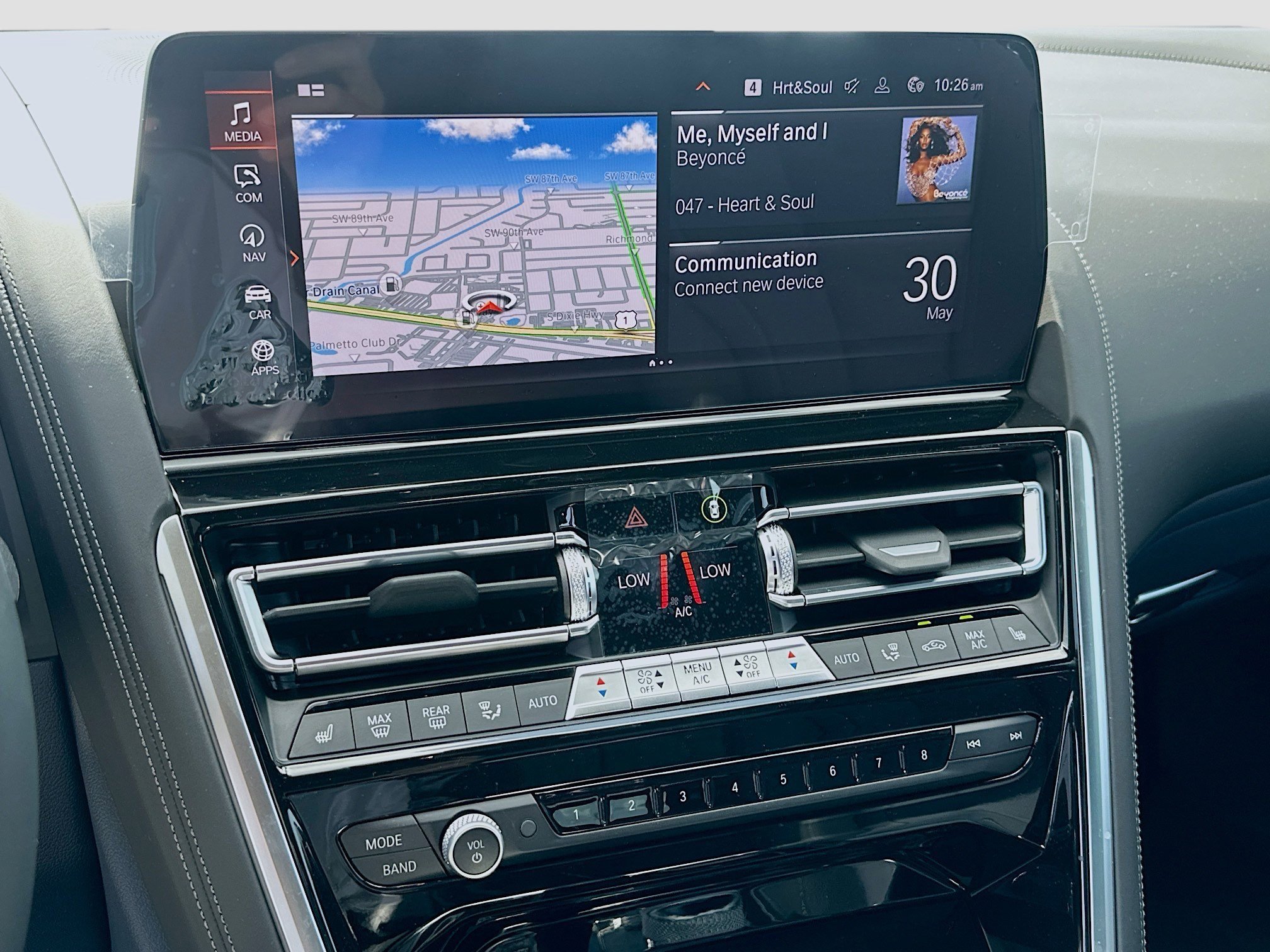 2026 BMW 8 Series 840i - Photo 10