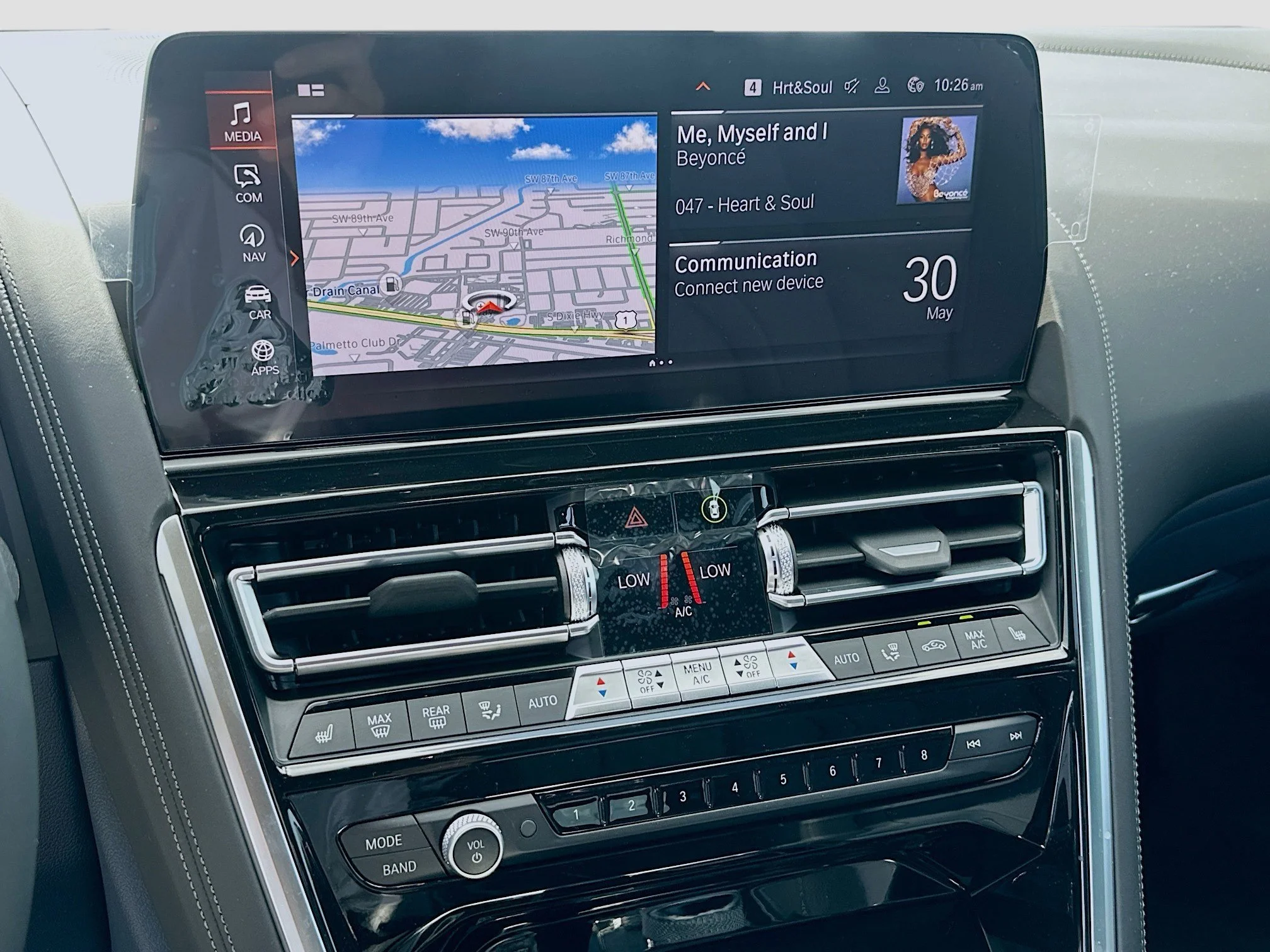 2026 BMW 8 Series 840i - Photo 10